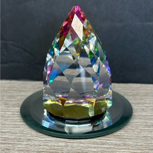 Retired Swarovski crystal Cone Rio paperweight
Approx 3 1/4” tall - Picture 2 of 3